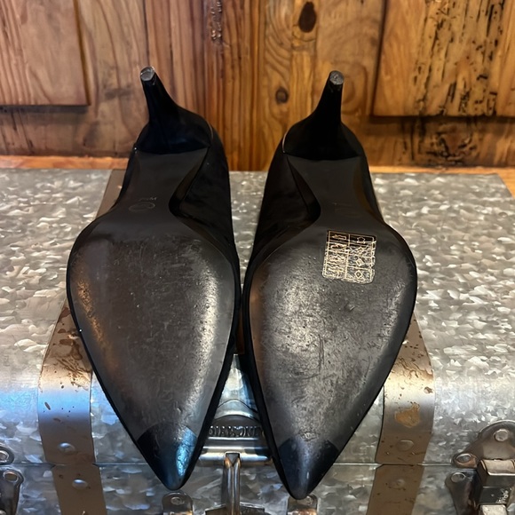 MICHAEL Michael Kors Black Suede Pointy Toe Slip On Pumps Gold Heel Logo - Picture 7 of 7